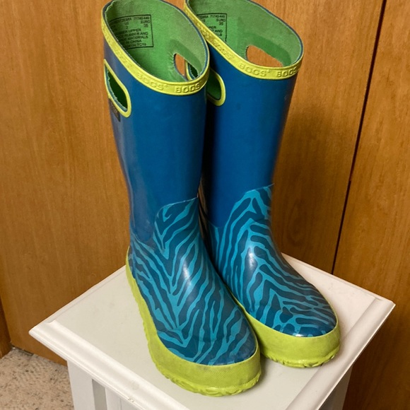 Bogs Zebra Print Waterproof Girl’s Rainboots - Picture 2 of 14